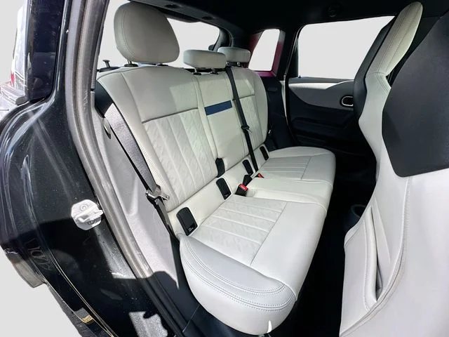 New 2026 Black MINI Signature Plus image 20