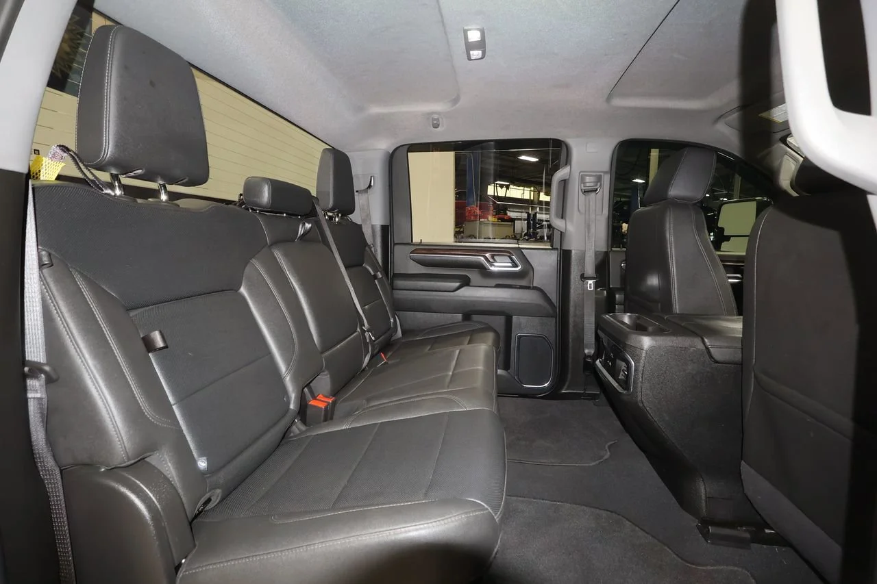 Used 2024 Onyx Black GMC SLT image 27