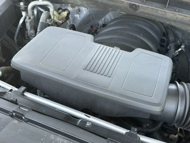 Used 2023 Gray Chevrolet Z71 image 33