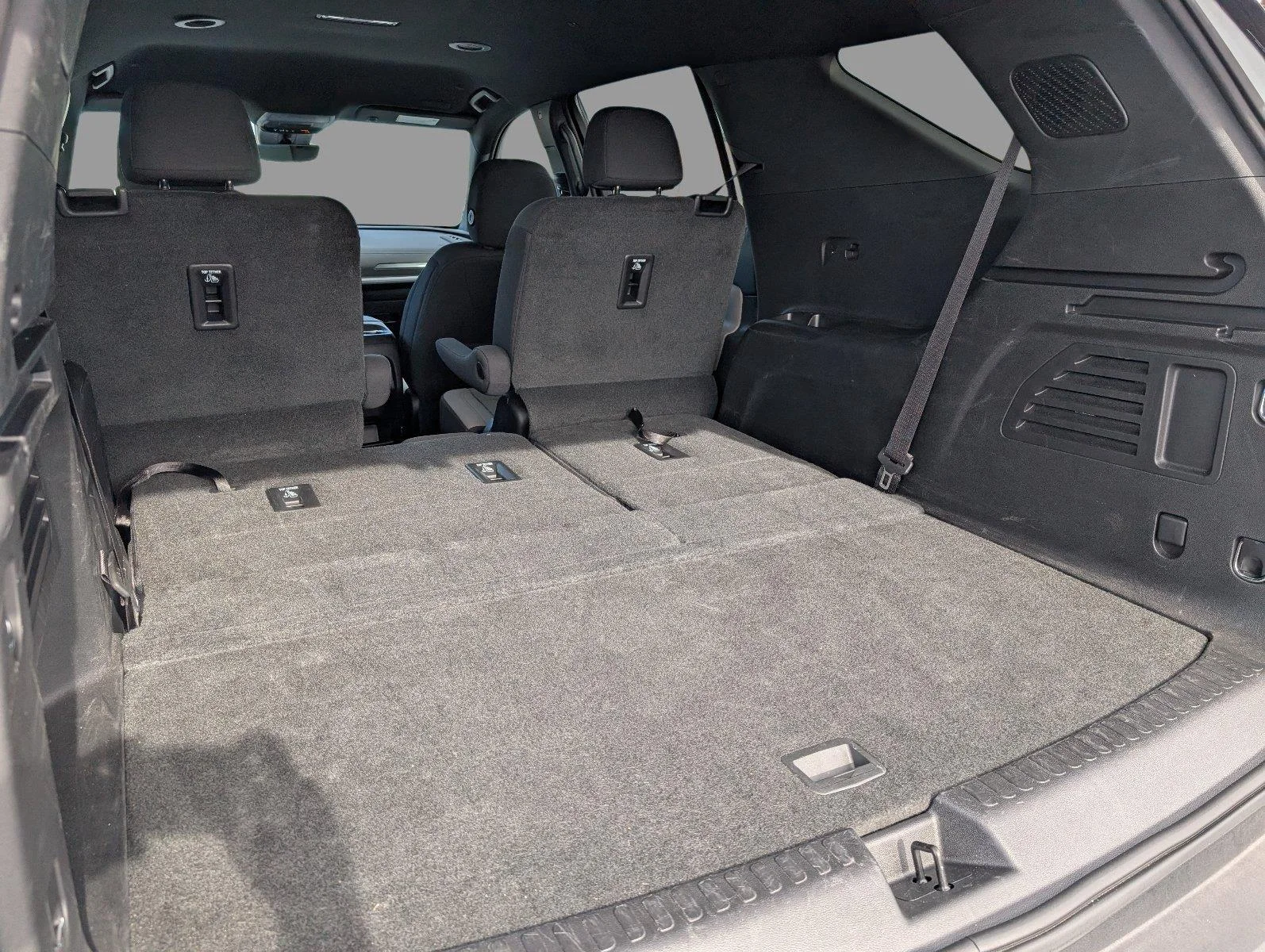 Used 2026 Summit White Chevrolet LT image 36