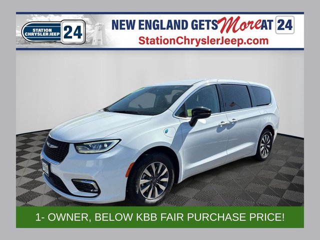 2024 Chrysler Pacifica Hybrid Select