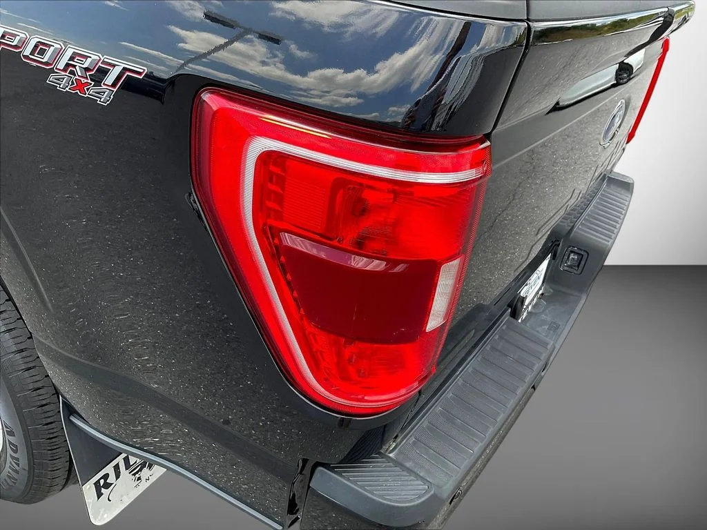 Used 2022 Agate Black Metallic Ford XLT image 27