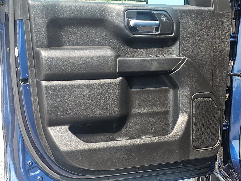 Used 2020 Blue Chevrolet Custom Trail Boss image 32