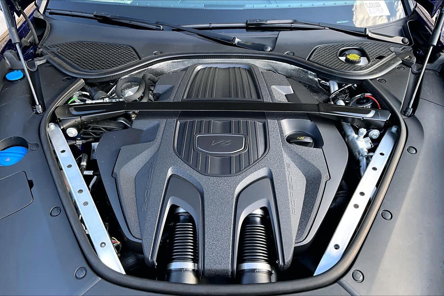 New 2026 Gentian Blue Metallic Porsche 4 E-Hybrid image 21