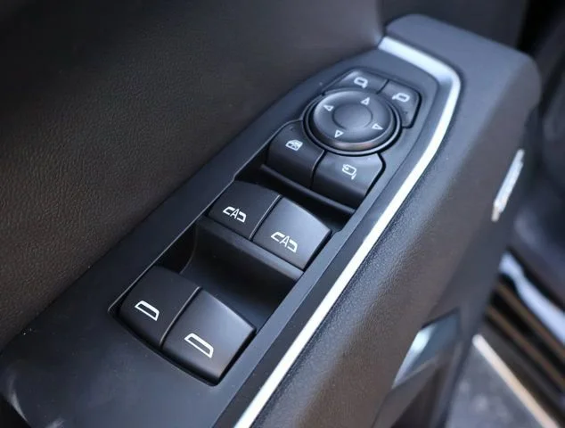 2026 Chevrolet Silverado 1500 LTZ - Photo 8