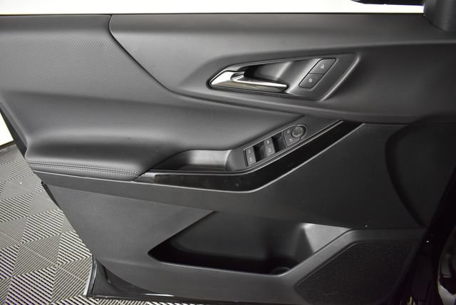 New 2027 Mosaic Black Metallic Chevrolet LT image 25