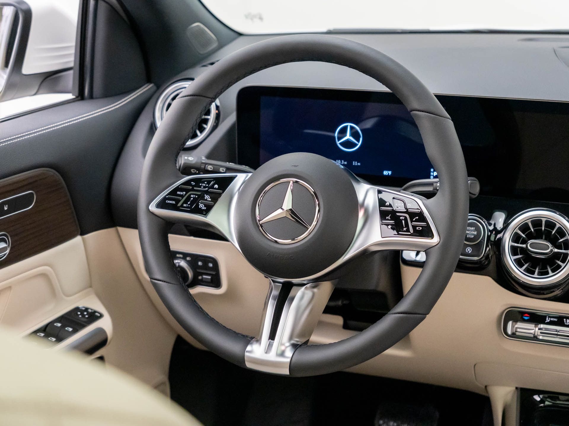 New 2026 Polar White Mercedes-Benz GLA 250 image 11