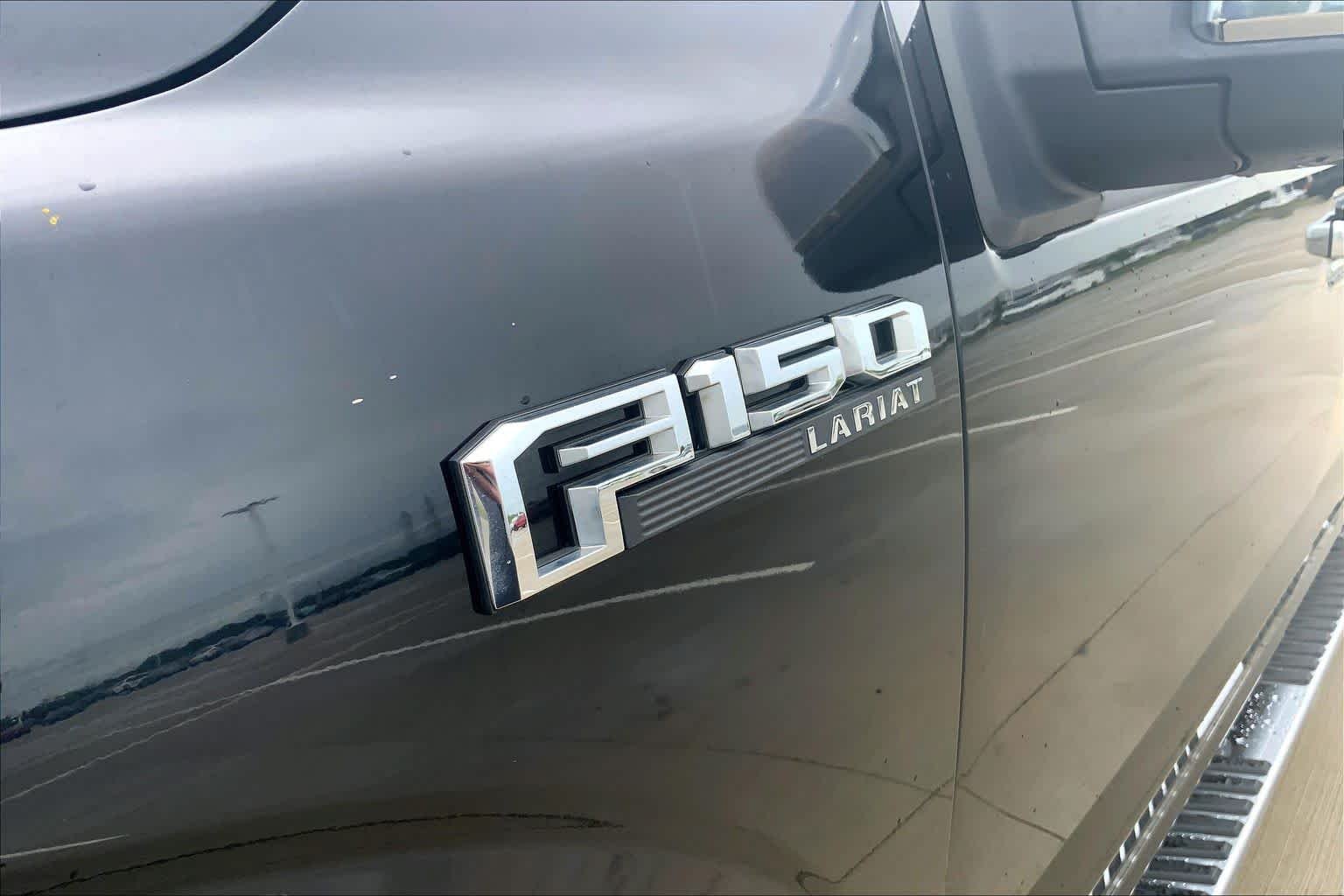 Used 2018 Shadow Black Ford LARIAT image 28