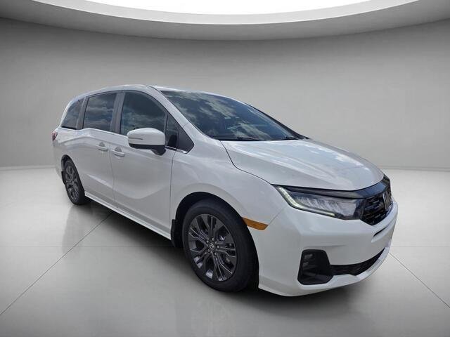 New 2026 Platinum White Pearl Honda Touring image 7