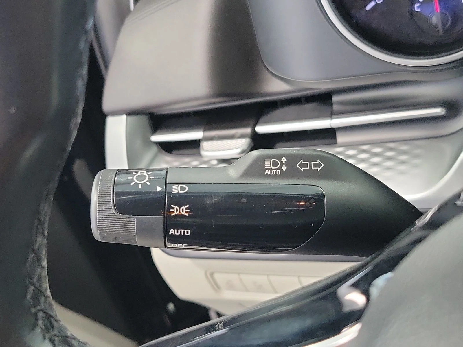 Certified Used 2022 Blue Kia LXS image 14