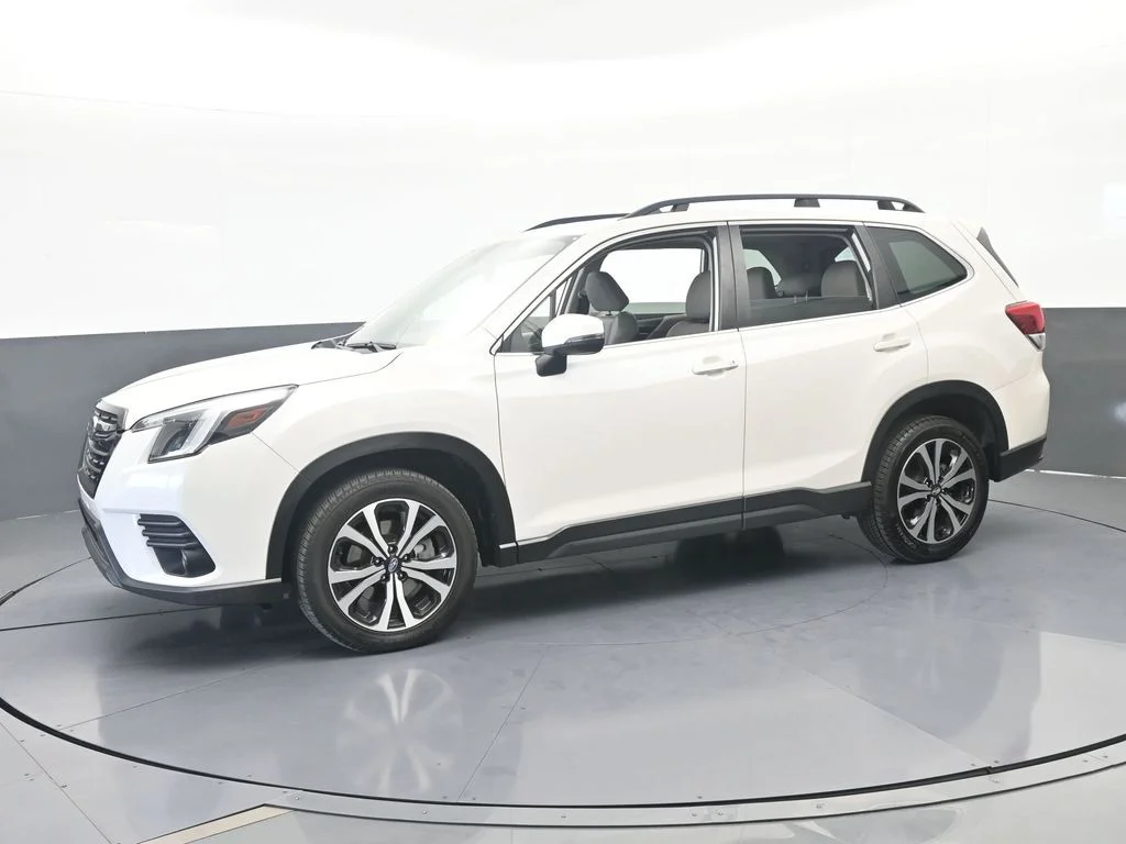 Used 2022 Crystal White Pearl Subaru Limited image 2