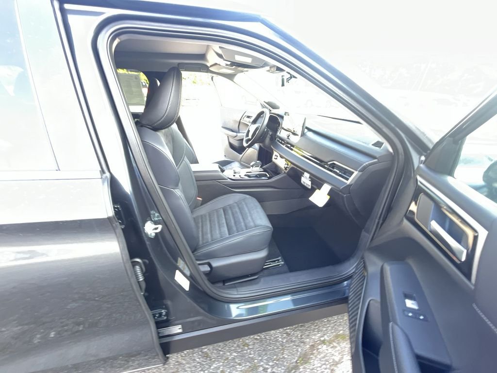 2025 Mitsubishi Outlander SE - Photo 25