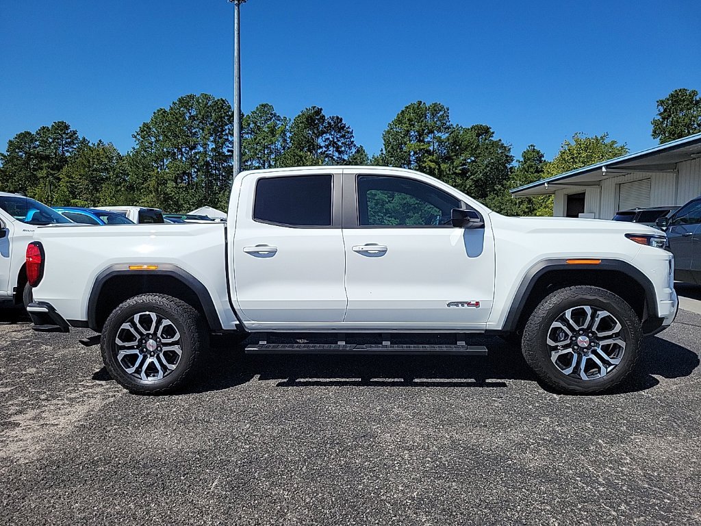 Used 2024 White GMC AT4 image 10