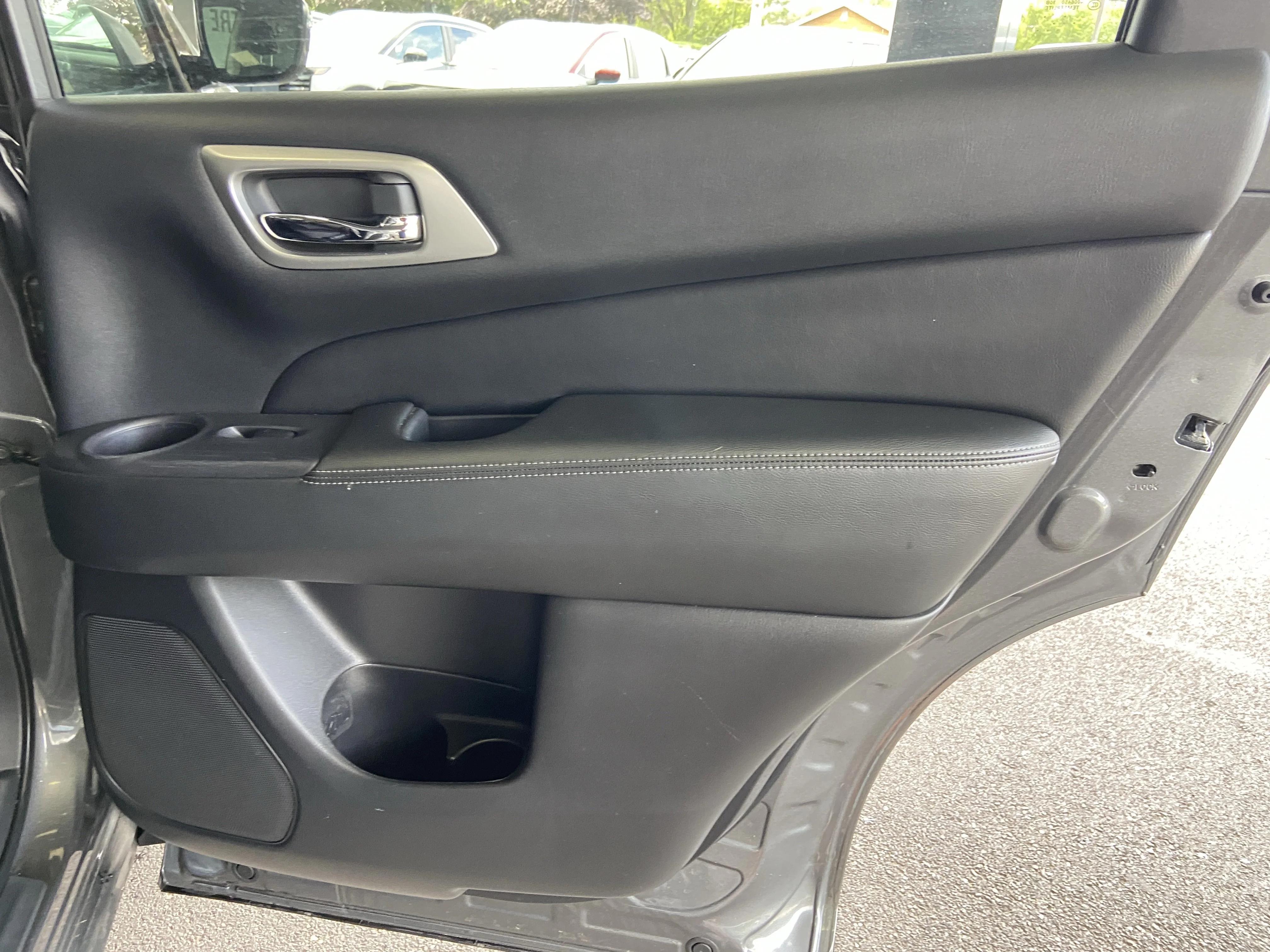 2025 Nissan Pathfinder SL - Photo 31