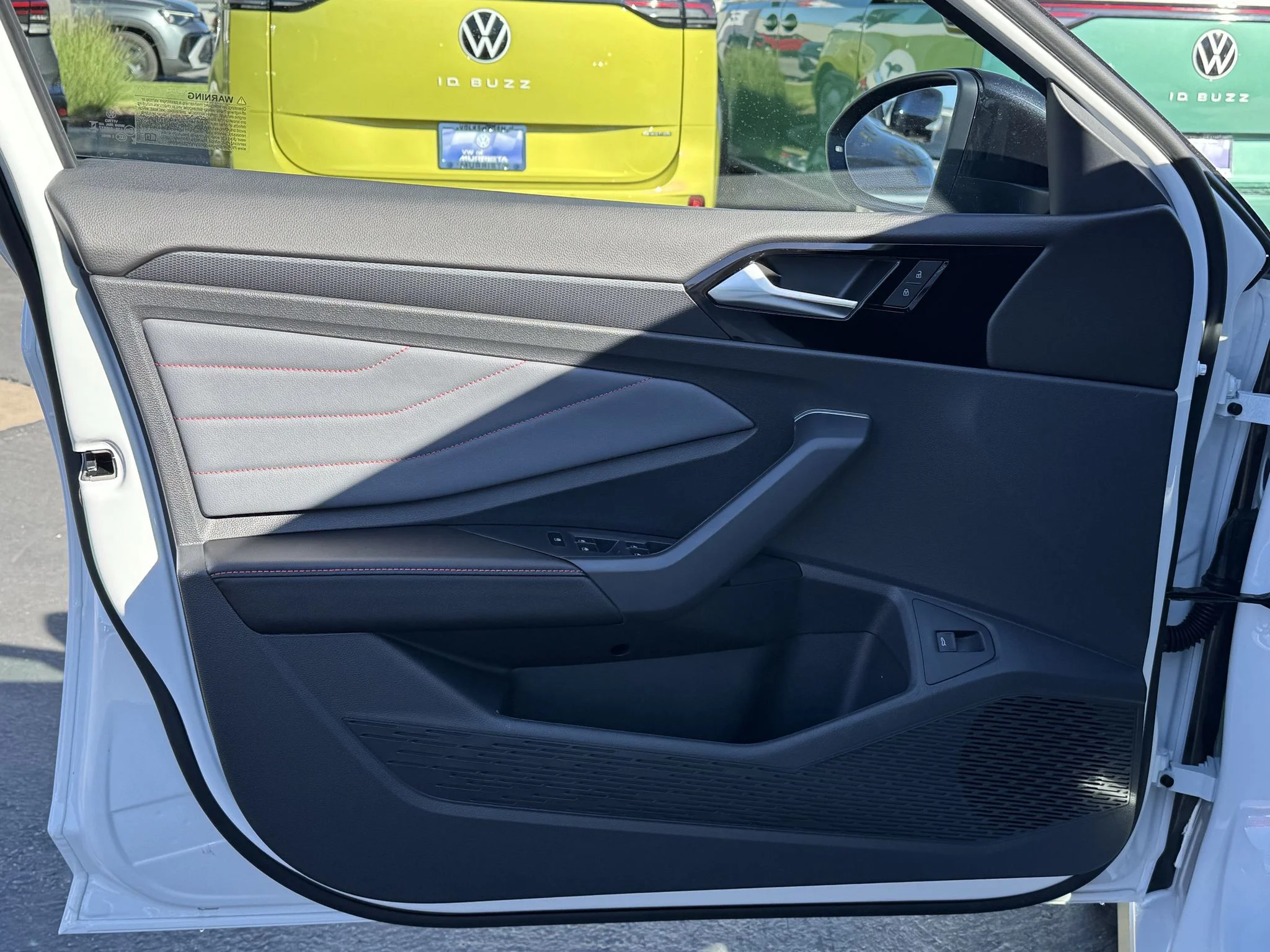 New 2026 Pure White w/Deep Black Roof Volkswagen Autobahn image 13