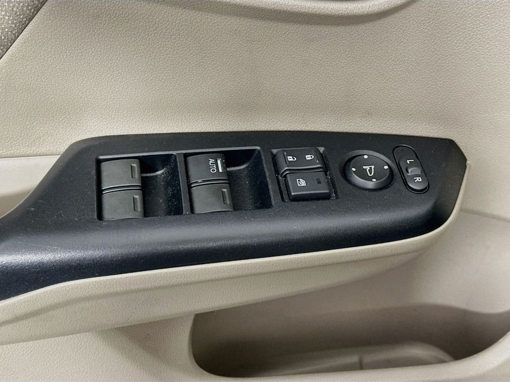 Used 2013  Honda LX image 18