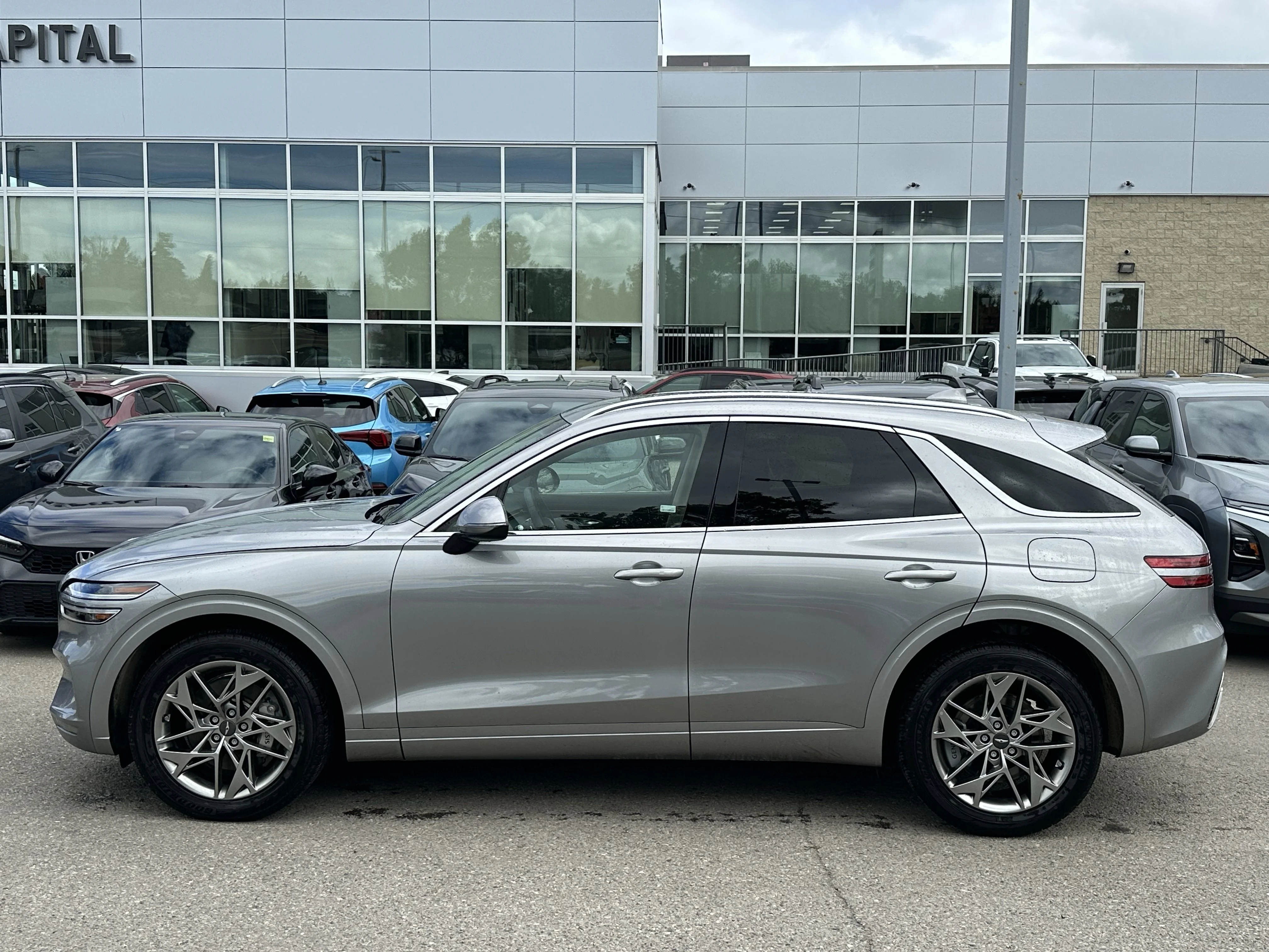 Certified Used 2025 Savile Silver Genesis 2.5T Advanced image 3