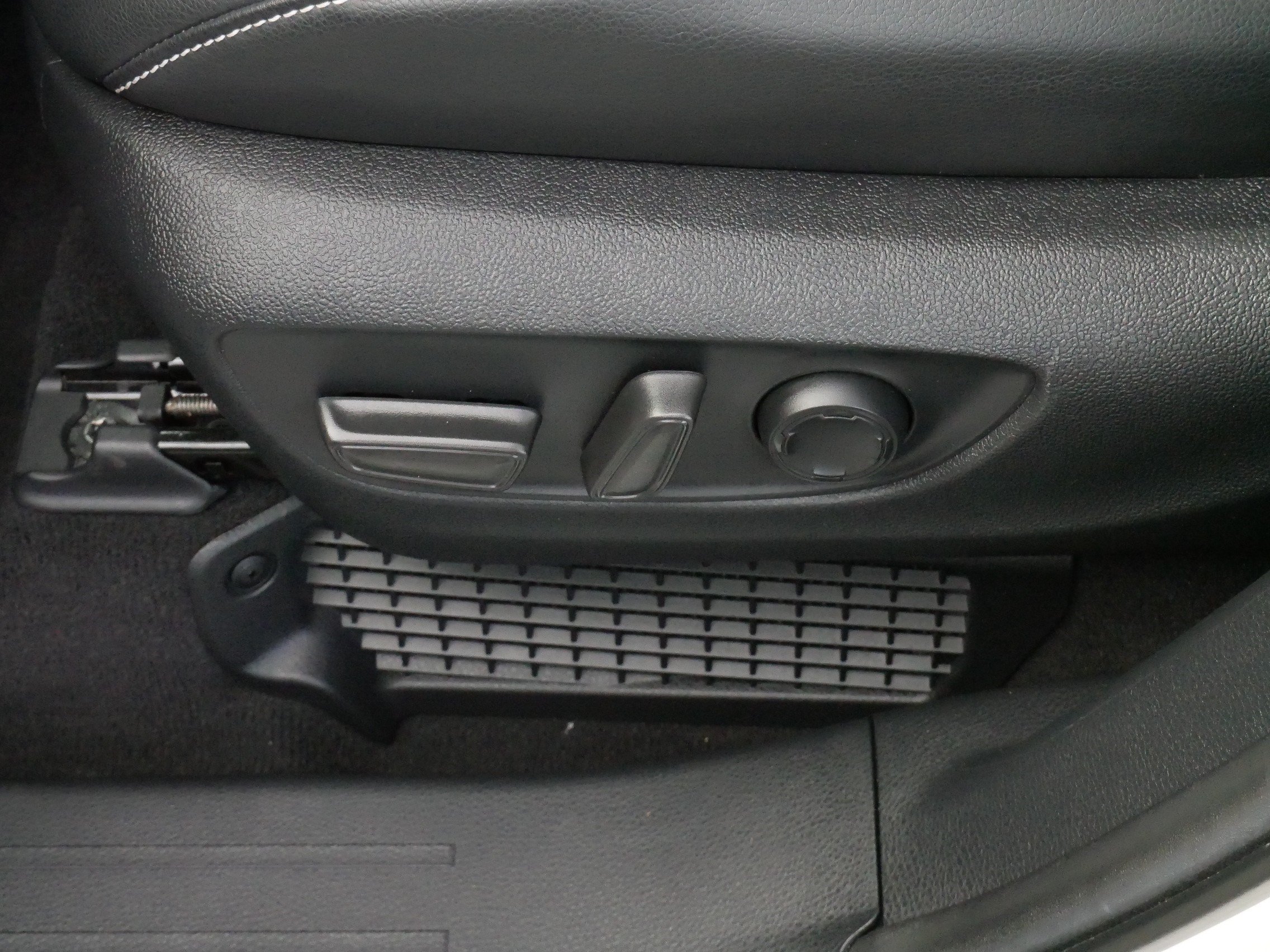 Certified Used 2026 Ice Cap Toyota XSE image 20