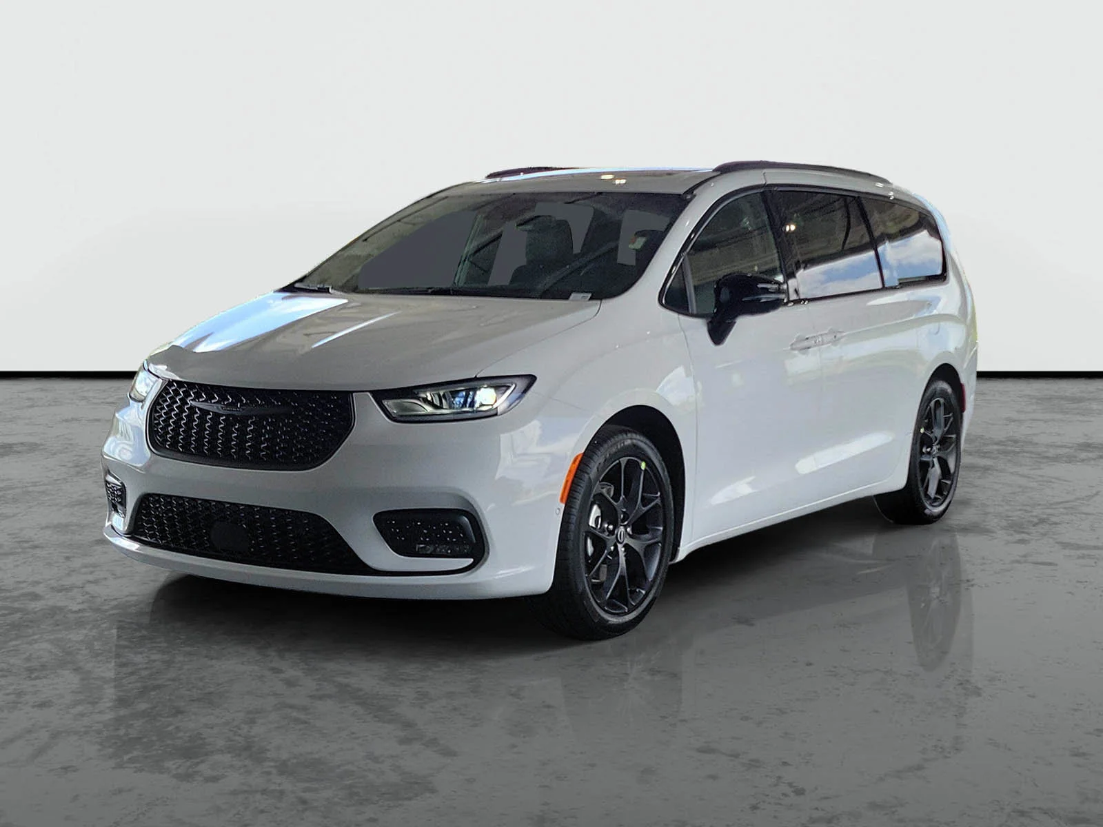 New 2026 Bright White Clear-Coat Exterior Paint Chrysler Limited image 3