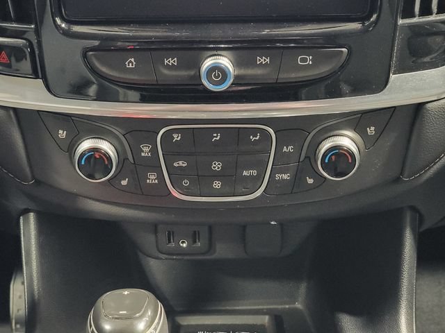 Used 2019 IRIDESCENT PEARL TRICOAT Chevrolet Premier image 21