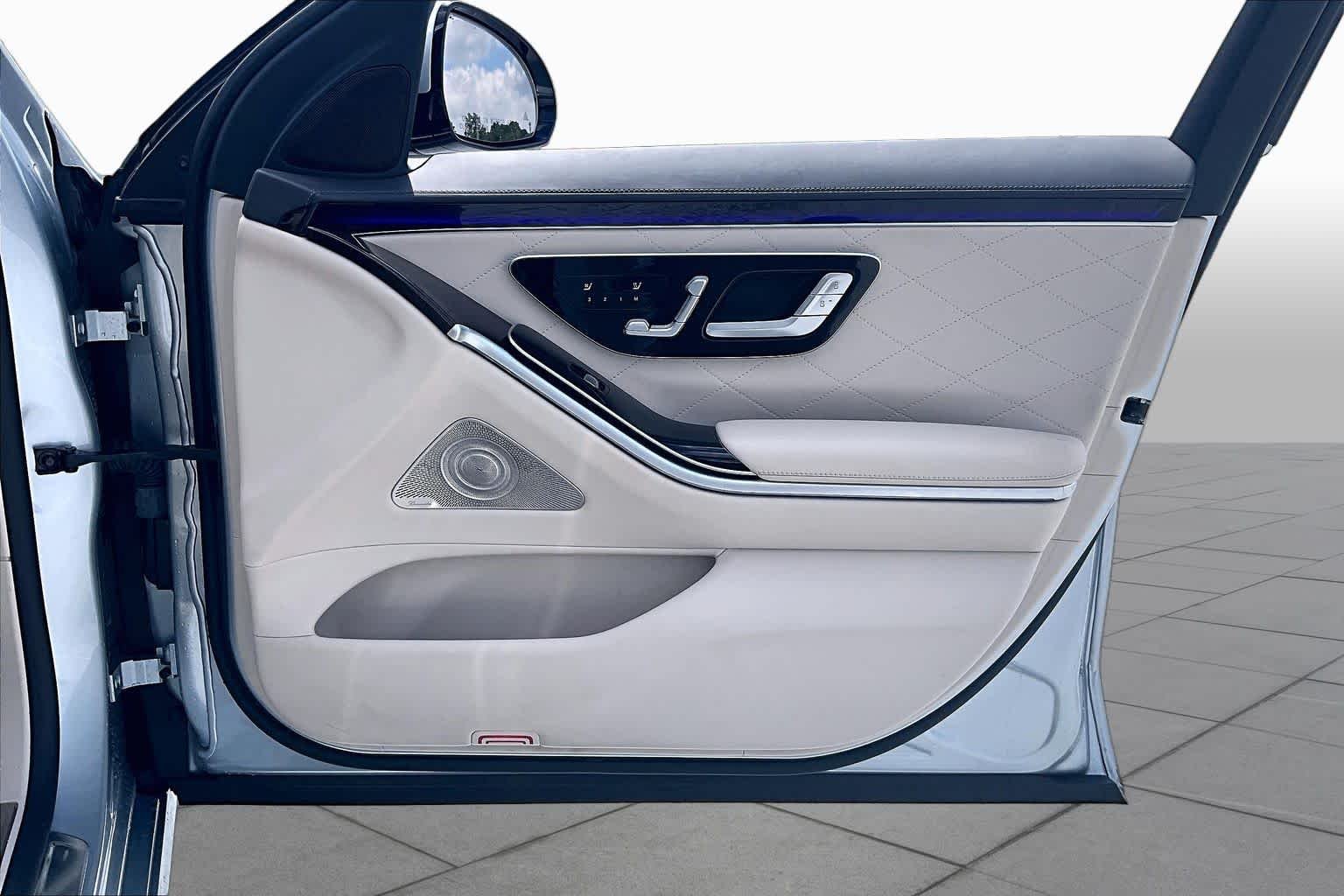 Used 2021 Cirrus Silver Mercedes-Benz S 580 image 23
