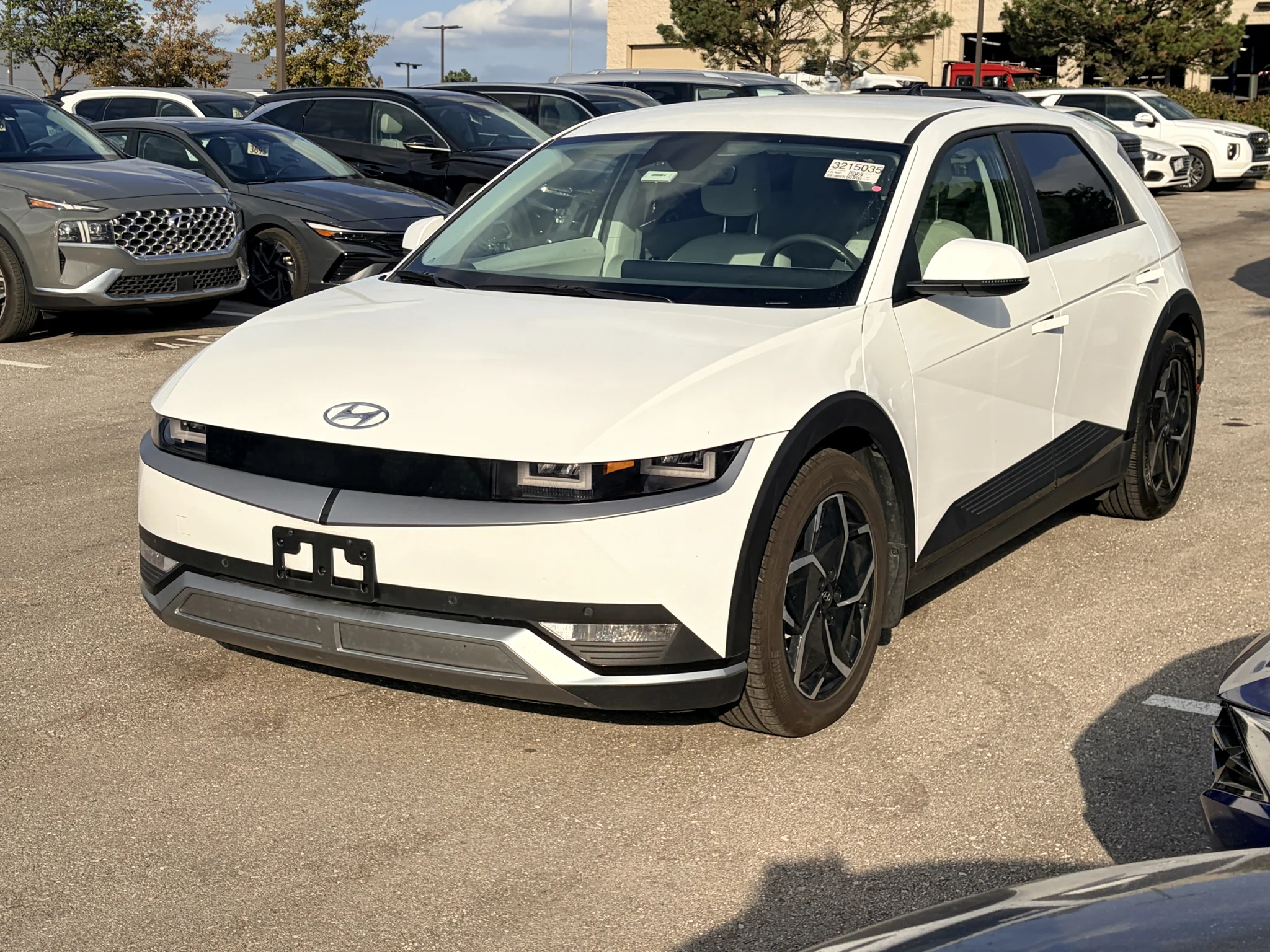 Used 2023 Atlas White Hyundai SEL image 1