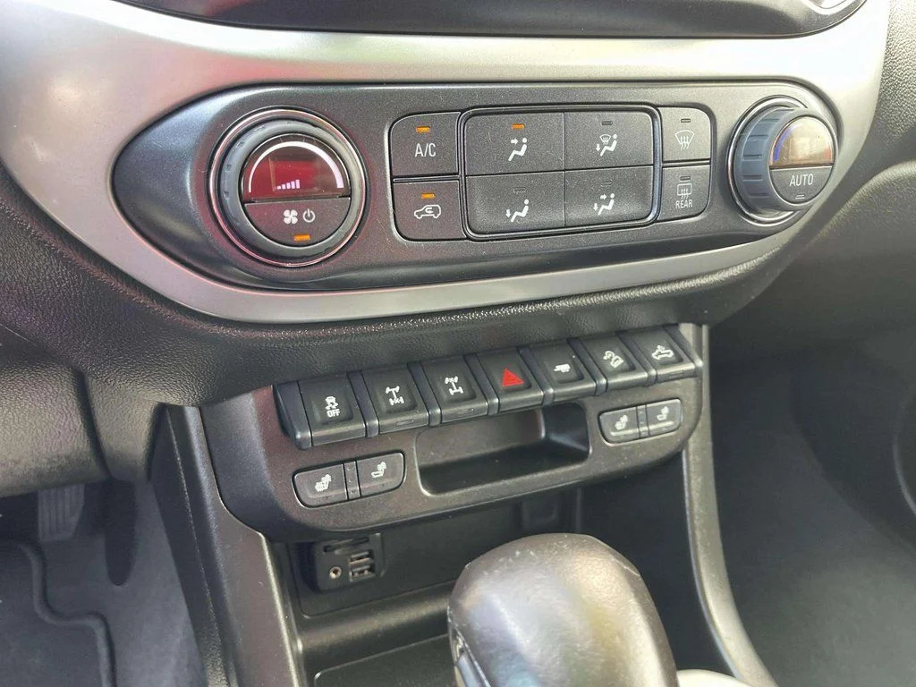 2022 Chevrolet Colorado ZR2 - Photo 13