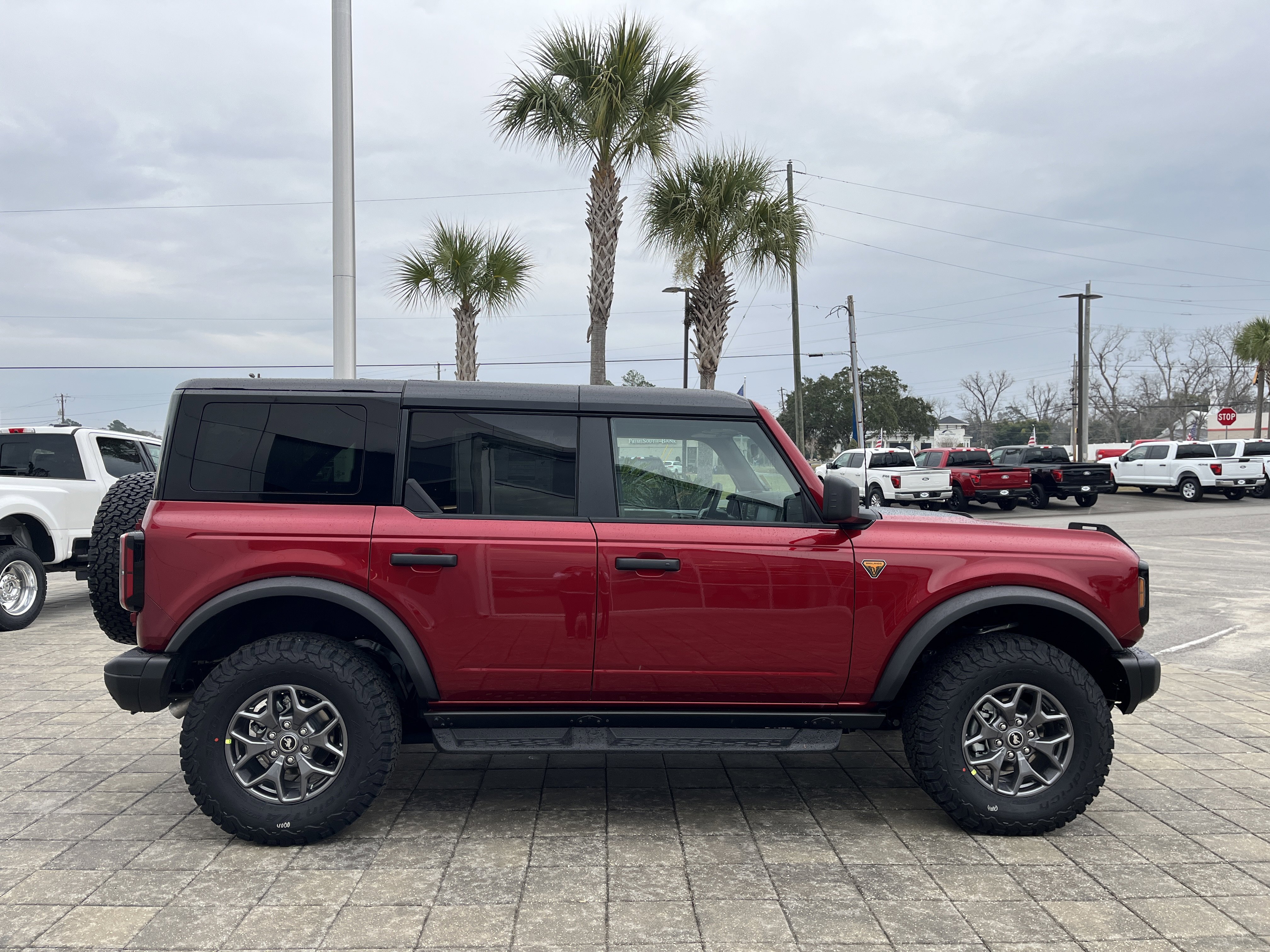 New 2025 Ruby Red Metallic Tinted Clearcoat Ford Badlands® image 8