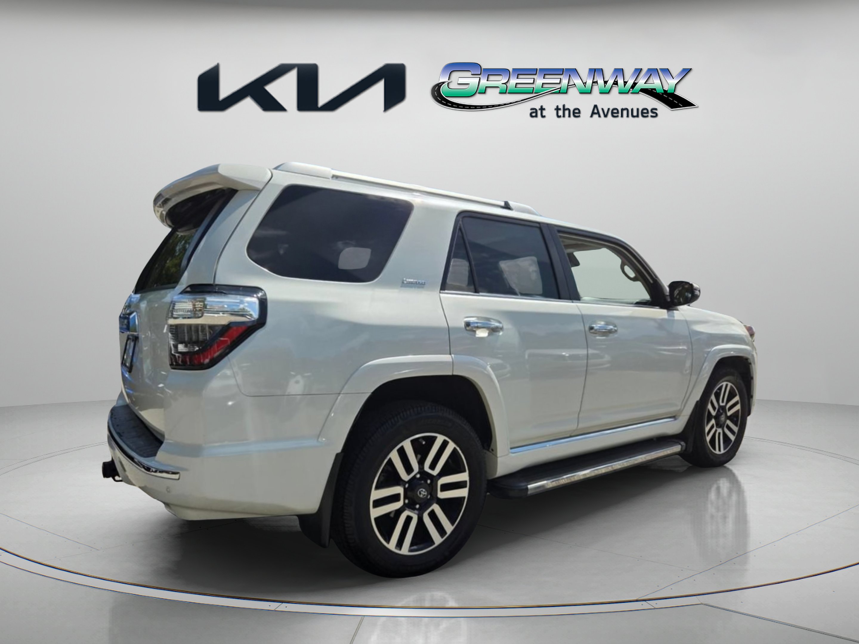 Used 2020 Blizzard Pearl Toyota Limited image 7