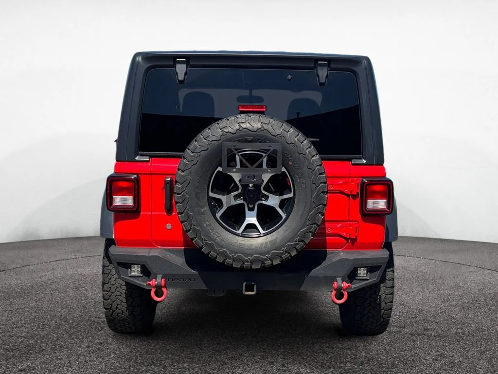 Used 2019 Red Jeep Sport S image 4