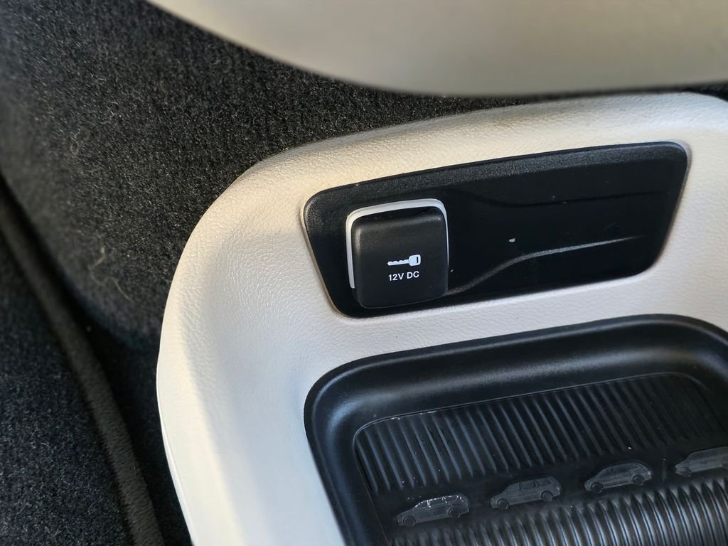 2023 Chrysler Pacifica Touring L - Photo 35