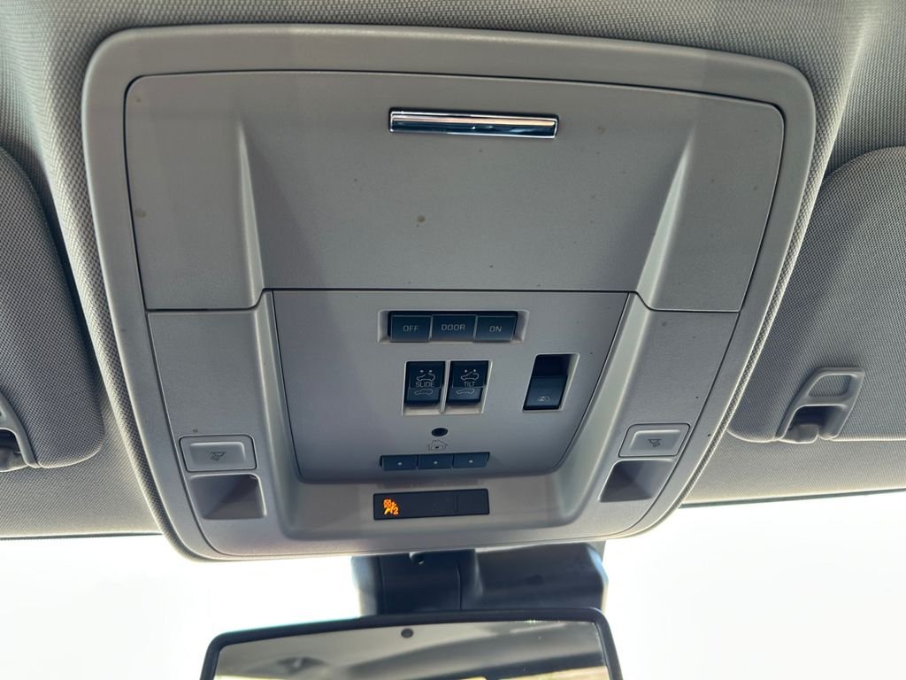 Used 2018  Chevrolet LTZ image 29