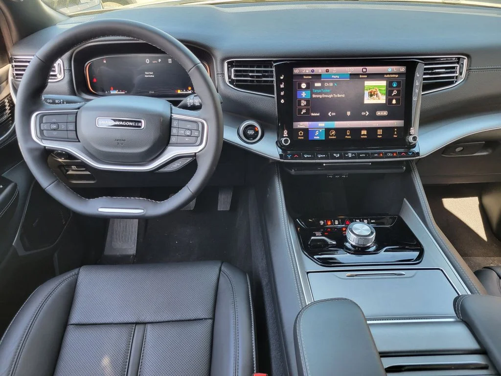 2026 Jeep Grand Wagoneer photo 3