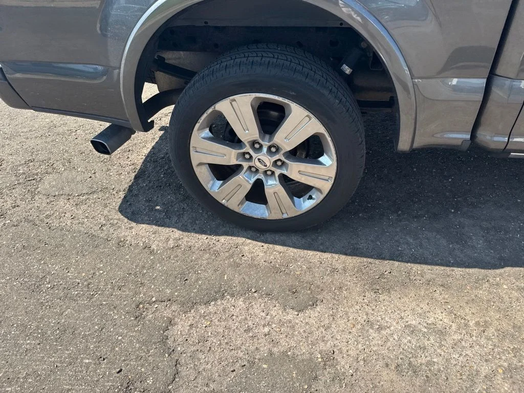 Used 2017 Magnetic Ford Limited image 23