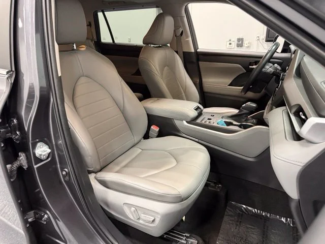 Used 2023 Gray Toyota XLE image 38
