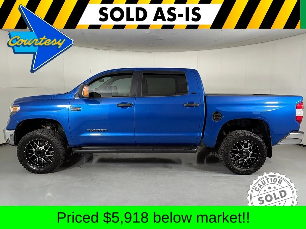 Used 2018 Blue Toyota SR5 image 6