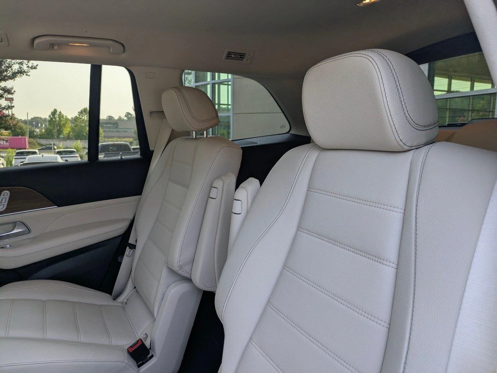 Used 2022 MANUFAKTUR Diamond White Bright Mercedes-Benz GLS 450 image 29