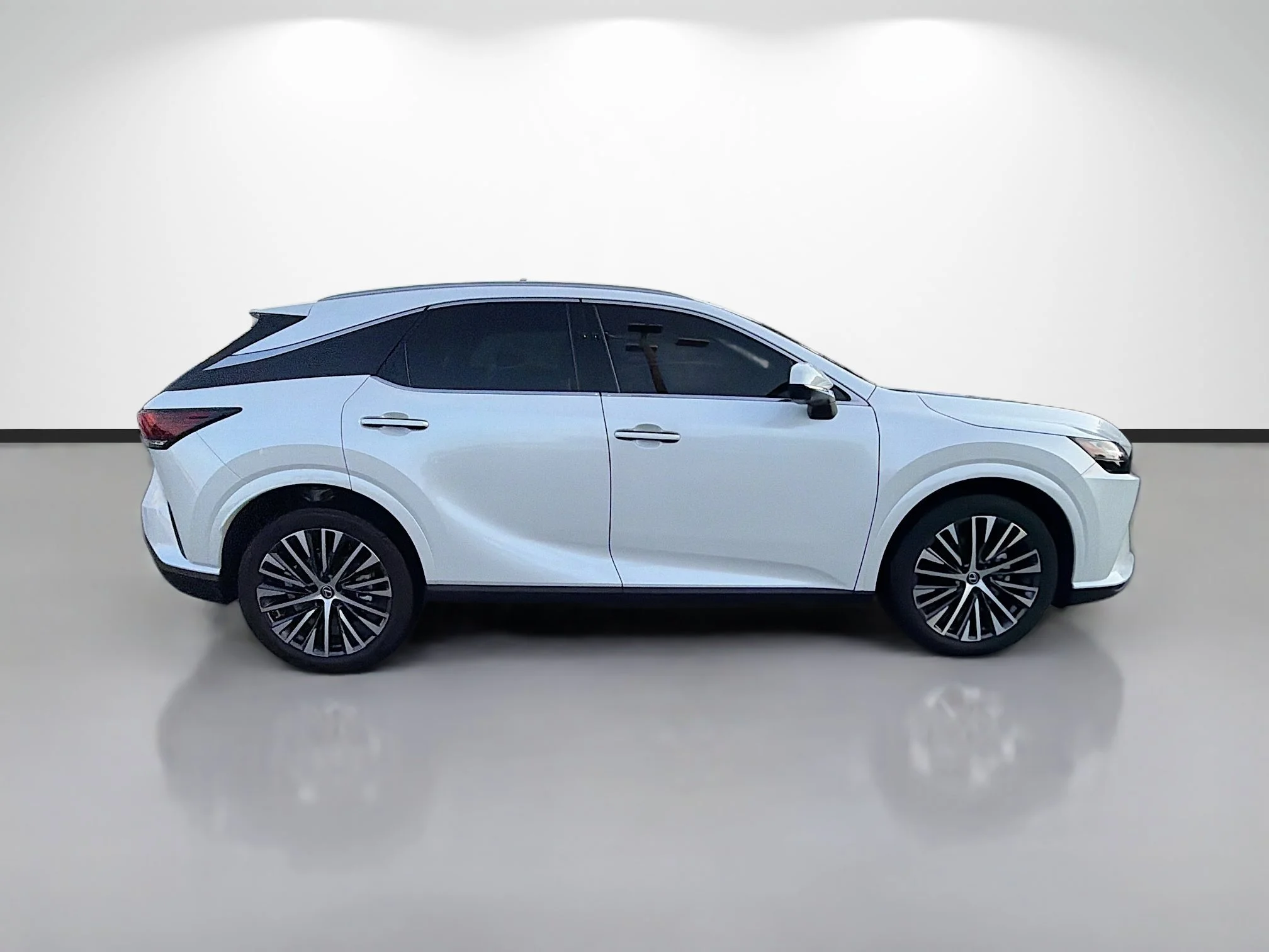 Used 2023 Eminent White Pearl Lexus RX 350 Premium Plus image 2