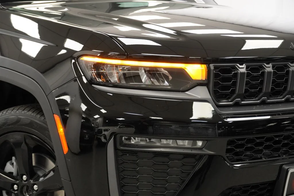 New 2027 High Gloss Black Jeep Limited image 5