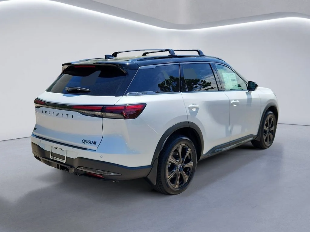 New 2027 2T RAD WHT INFINITI Autograph AWD image 4