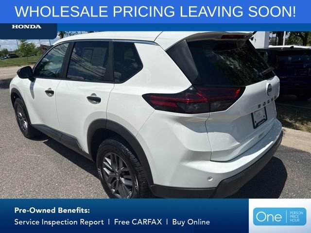 Used 2024 Glacier White Nissan S image 11