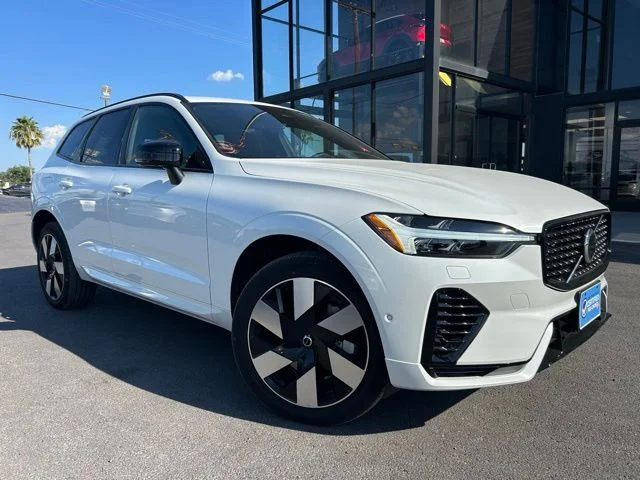 2025 Volvo XC60 T8 Plus Dark AWD's photo