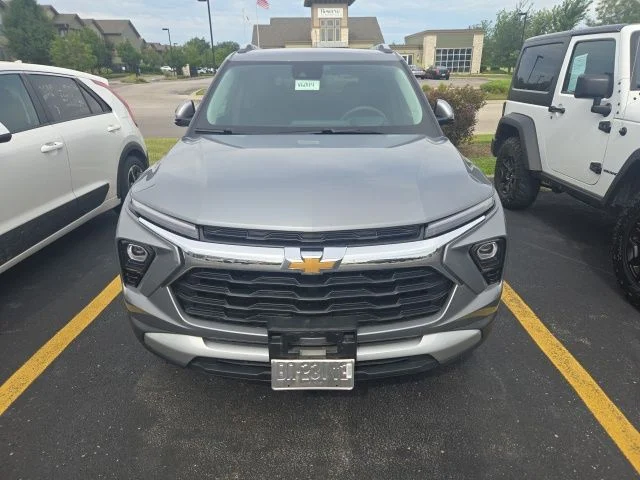 Used 2025 Gray Chevrolet LT image 3
