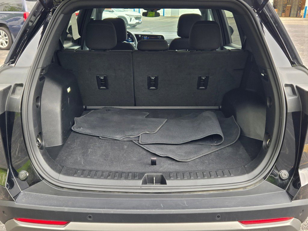 2025 Chevrolet Equinox LT - Photo 13