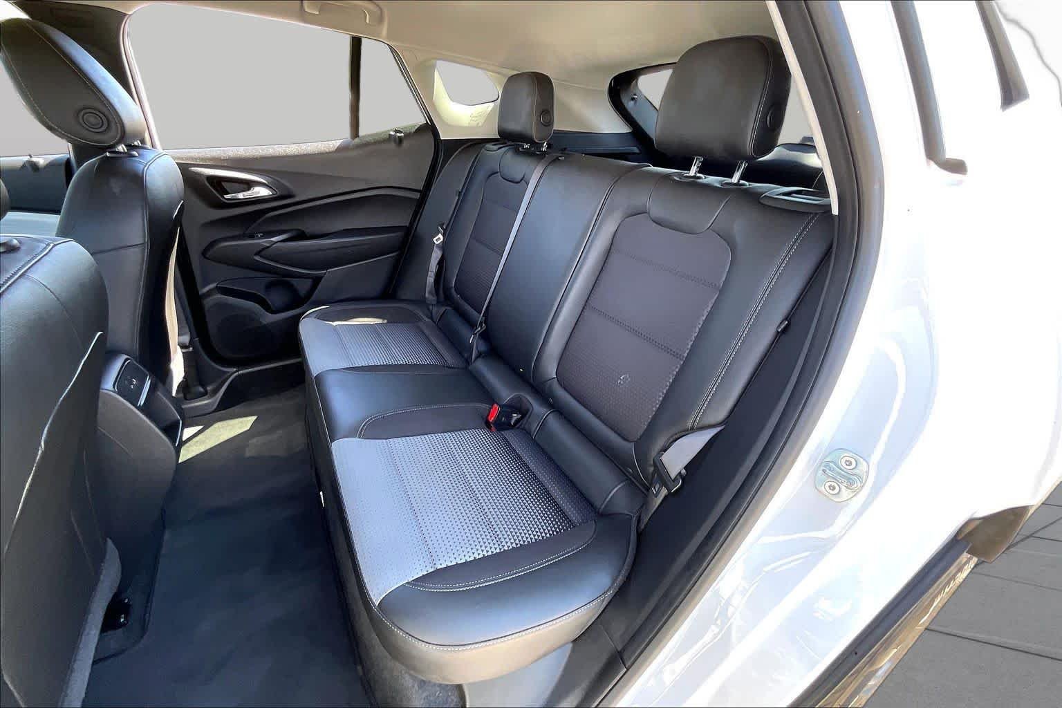Used 2024 Summit White Chevrolet LT image 20