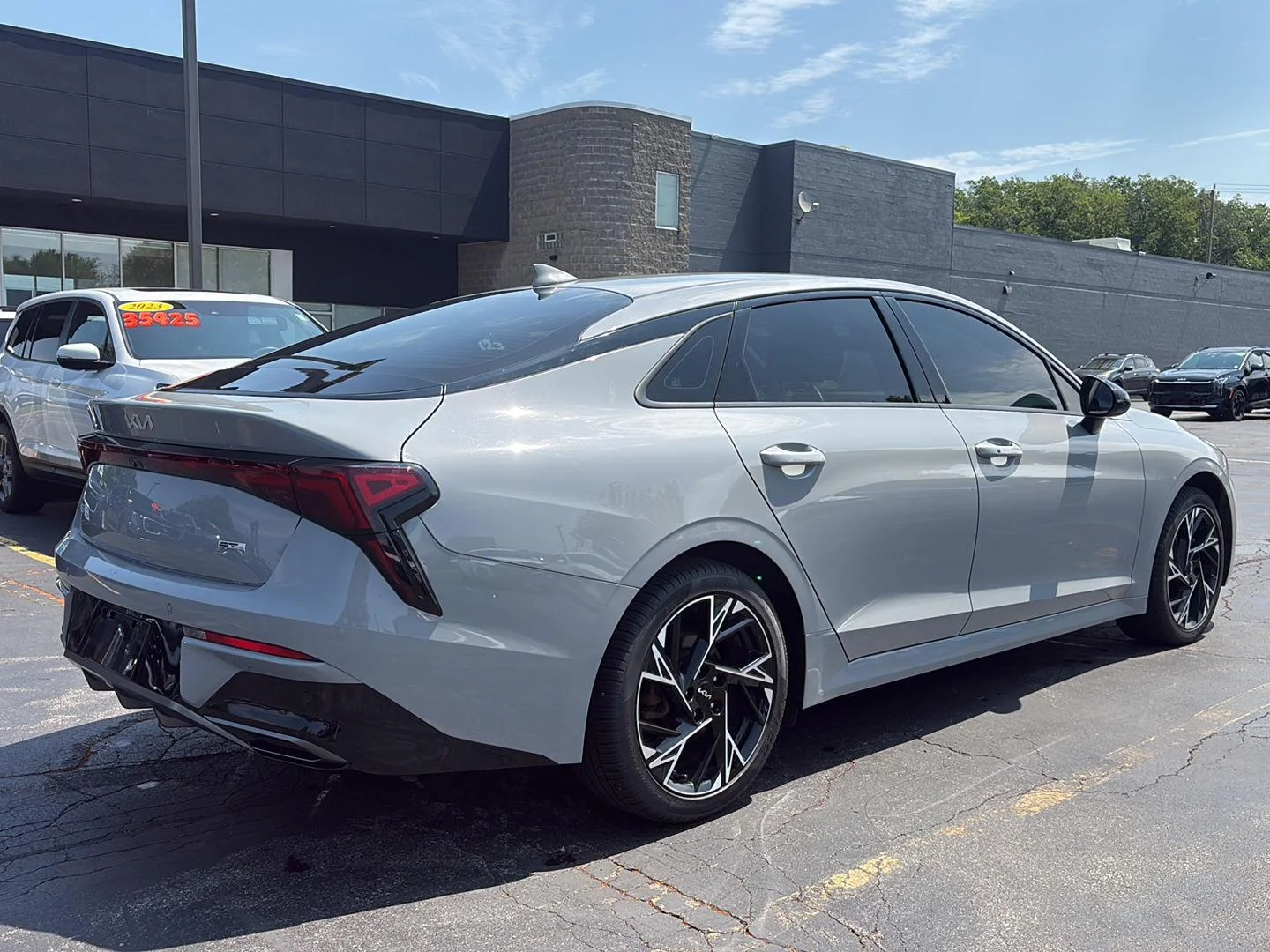 Certified Used 2025 Wolf Gray Kia GT-Line image 19