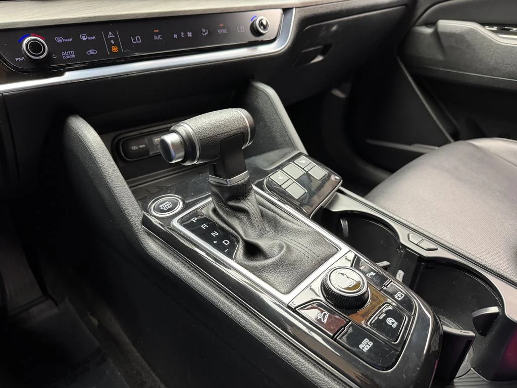 Used 2023 White Pearl Kia X-Line image 18