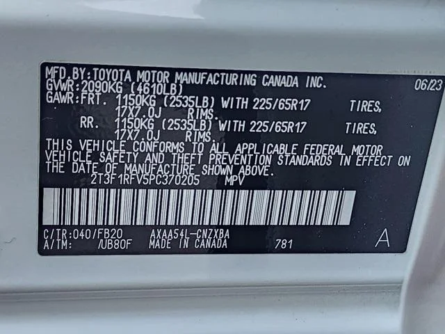 2023 Toyota RAV4 LE - Photo 32