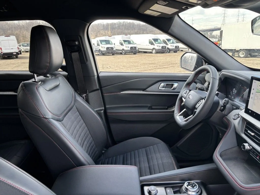 2026 Ford Explorer ST-Line - Photo 11