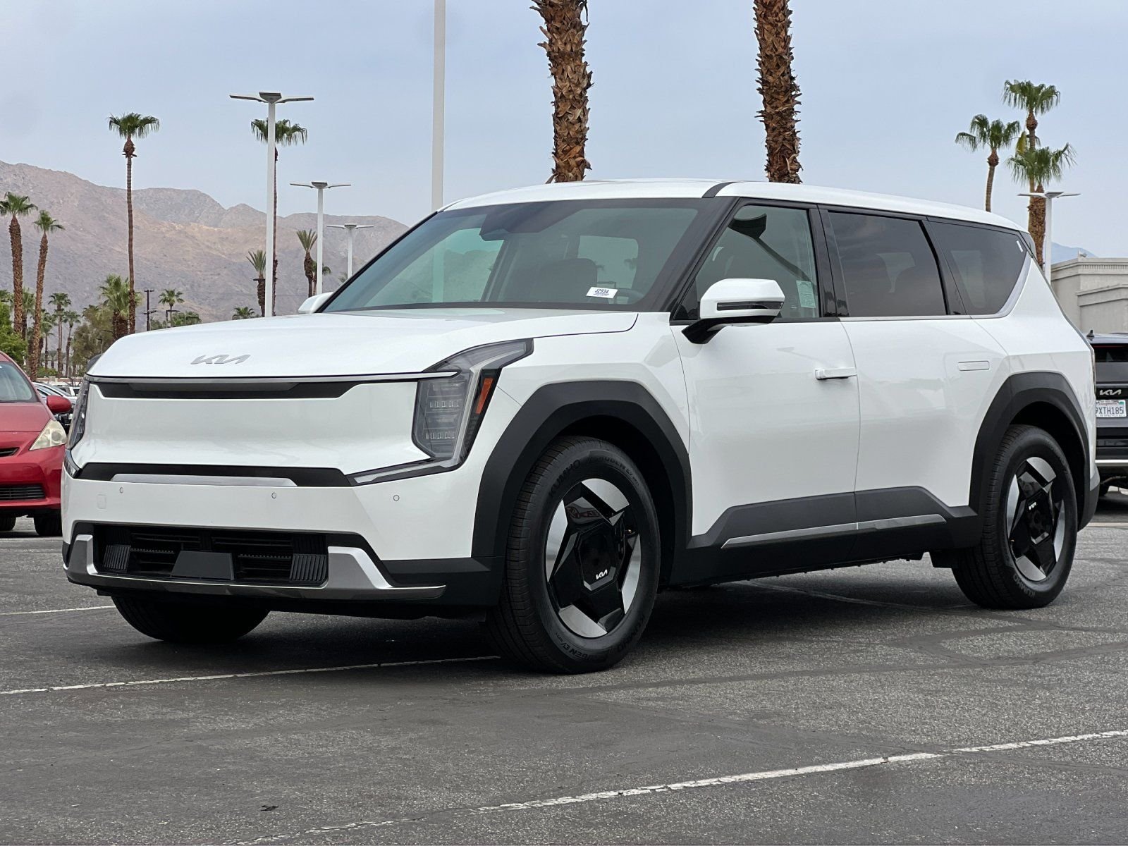 Certified Used 2024 White Kia Light Long Range image 7